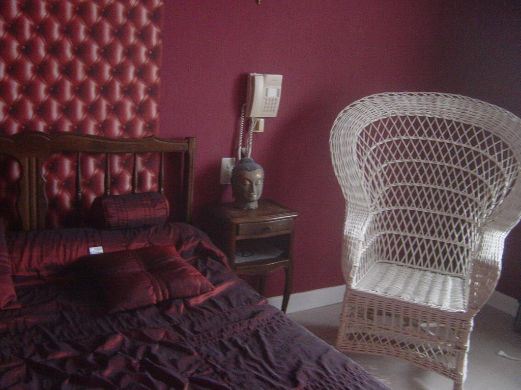 Chambre D'Hote La Frezelle Rouvres-la-Chetive Room photo